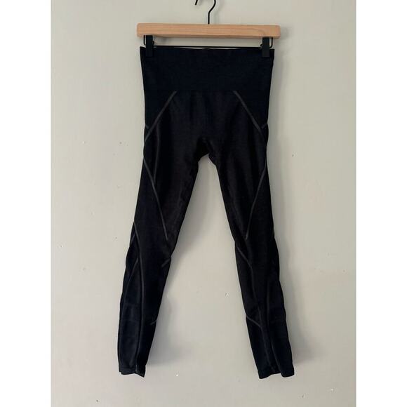 ATHLETA Embodiment Black/Dark Grey Seamless
Leggings Size Medium Style 242859 - Picture 2 of 8